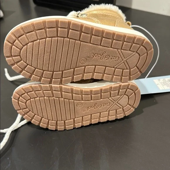 Cat and Jack, Toddler Size 7, Gold Boots with Faux Fur Lining- NWT - Picture 6 of 7